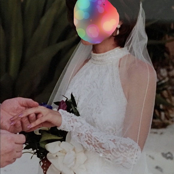 Dreamy Wedding gown - Picture 3 of 16